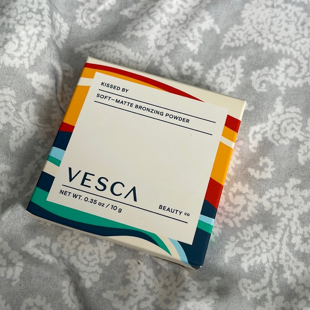 Vesca bronzing powder